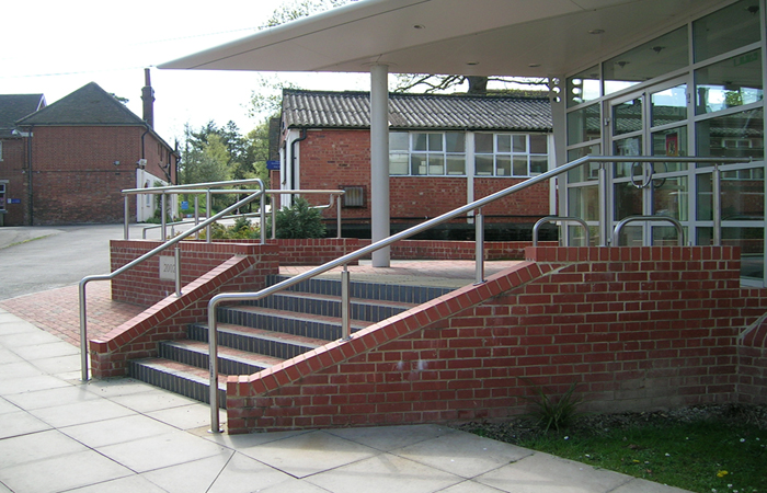 Stronghold | Tubular Stainless Steel Handrail System